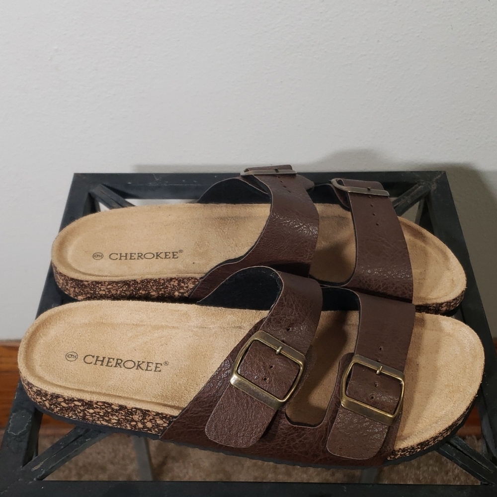 Men's Size 9 Cherokee Dark Brown Buckle Sandals